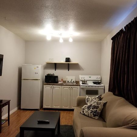 Sun Plaza Motel Sundre Екстериор снимка
