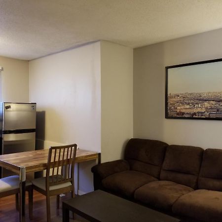 Sun Plaza Motel Sundre Екстериор снимка