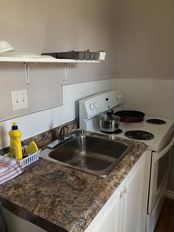 Sun Plaza Motel Sundre Екстериор снимка