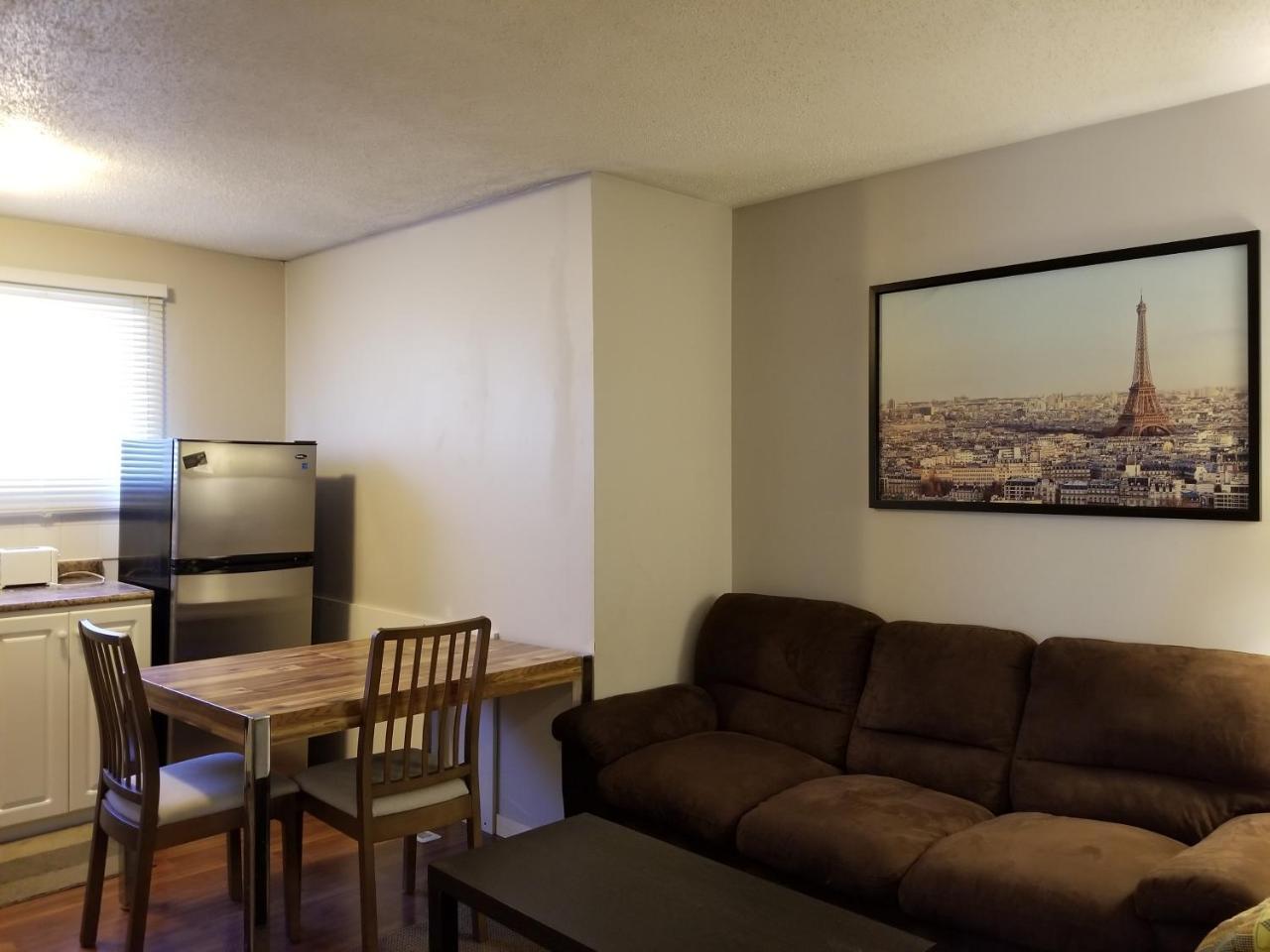 Sun Plaza Motel Sundre Екстериор снимка